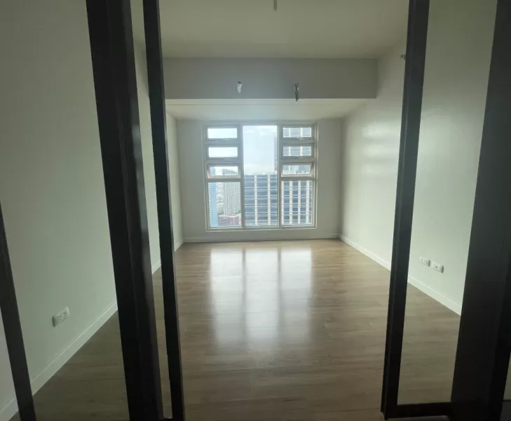 FOR SALE: 2BR UNIT AT KROMA TOWER, LEGAZPI VILLAGE, MAKATI CITY