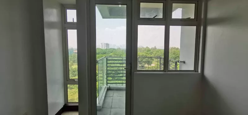 3 Bedroom with Balcony and 1 parking slot for Sale in Parkside Villas, Newport