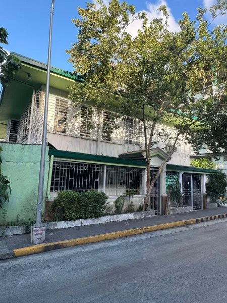 Corner House and Lot in Guadalupe, Makati For Sale