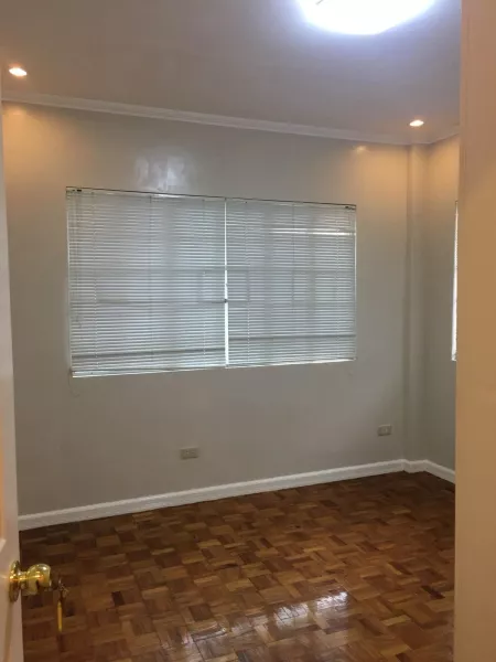 Preowned House and Lot in Royale Tagaytay -EGR
