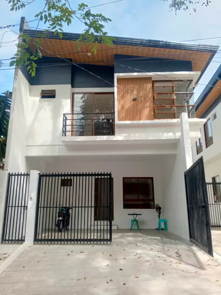 LOW DOWNPAYMENT PROMO TOWNHOUSES IN EAST FAIRVIEW FOR SALE!!