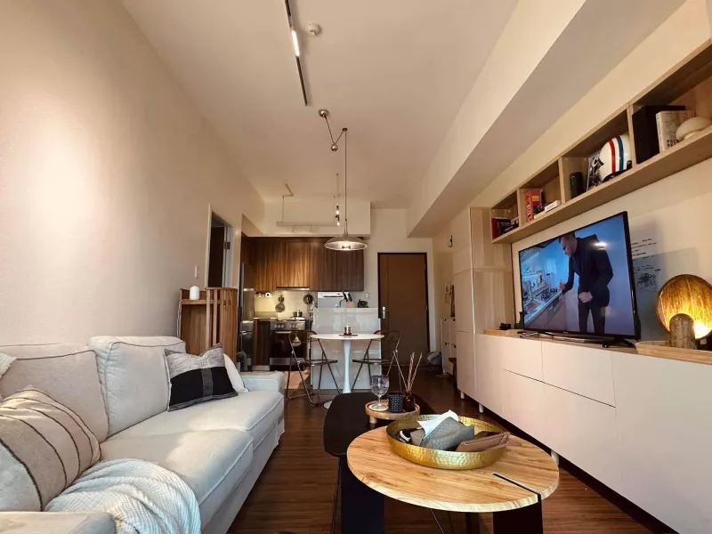 Fully Furnished 1-Bedroom Unit with Balcony at Shang Salcedo