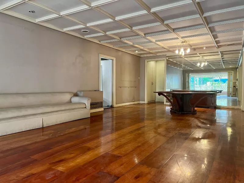 For Rent: 5-Bedroom House in Capitol 8, Pasig City