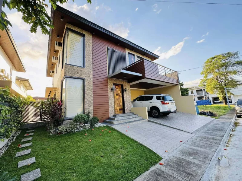 Fully Furnished 4 Bedroom House and Lot in Ayala's Marquee Place for Sale!
