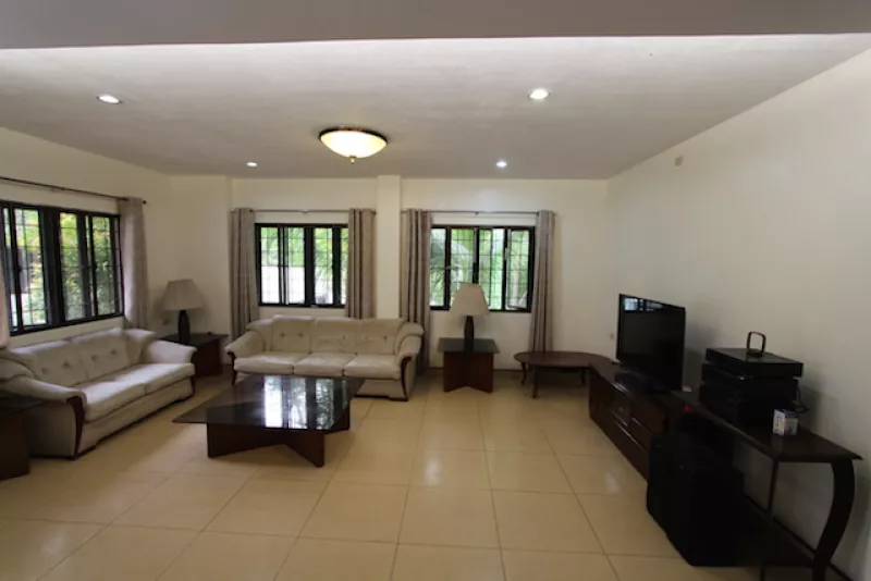 4 Bedroom House with Pool in Maria Luisa for Rent