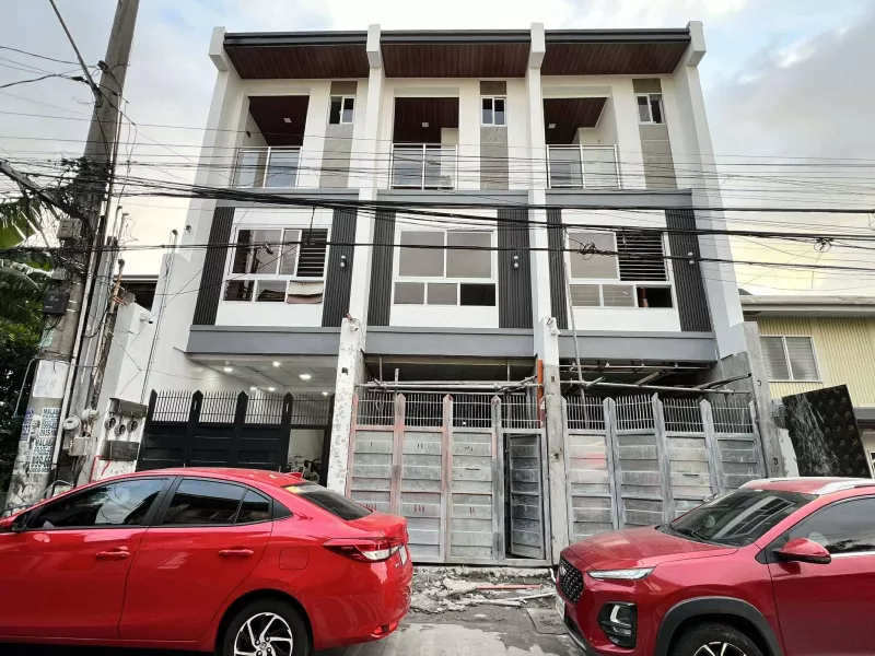 Preselling Roxas District QC 3 Storey 4BR Townhouse w/ AC Units-SD (JV2)