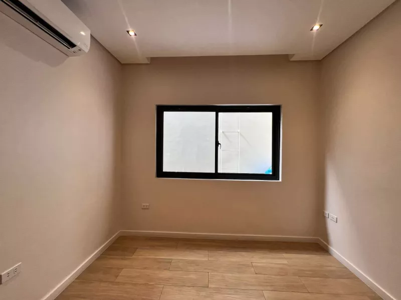 Cubao Townhouse End Unit w/ 2-3 Car Slots Accessible to Libis, Ateneo, Xavier SD
