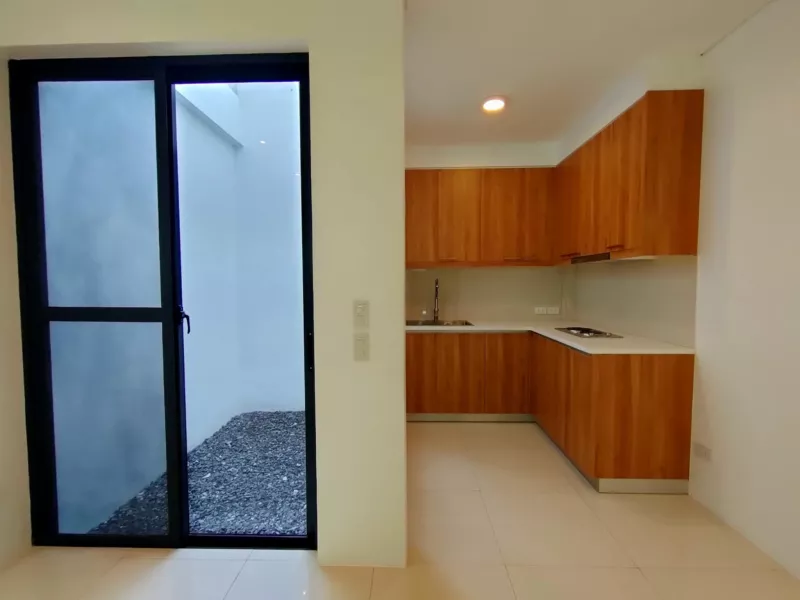 3 Storey Townhouse For Sale with 1CG in Project 4 Quezon City- PME