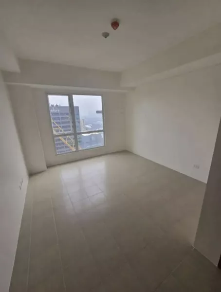 Preselling and Ready for Occupancy (RFO) Condo in Mandaluyong Pioneer Woodlands