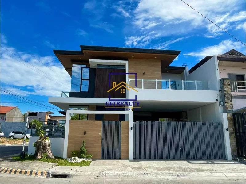 4 Bedroom Modern With Swimming Pool Corner House for Sale In Angeles City