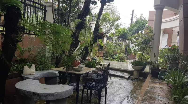 Spacious House with lot area of 500 sq.m.