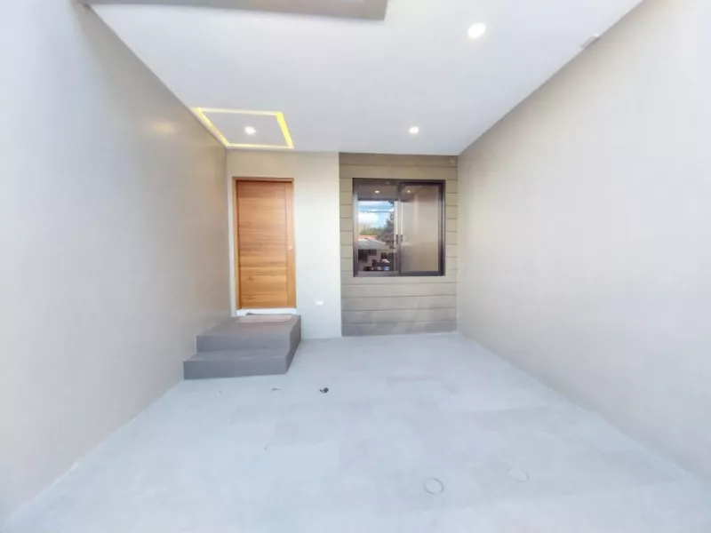 For Sale Brand new Modern Design Two (2) Storey Triplex House and Lot in Gatchal