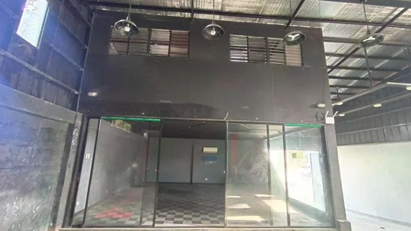 PN55641 Warehouse For Sale Camarin Caloocan!