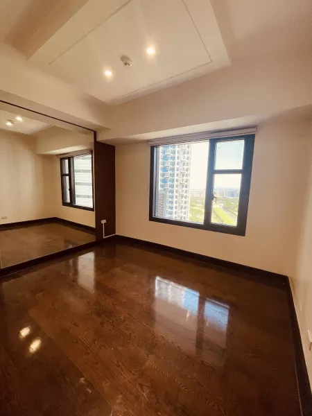 FOR SALE! 4Bedroom Facing Battle Monument view ARYA RESIDENCES BGC