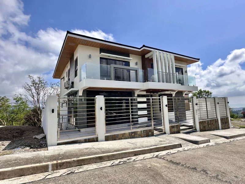 Retirement Home with Taal View House and Lot for Sale in Splendido Tagaytay Laur
