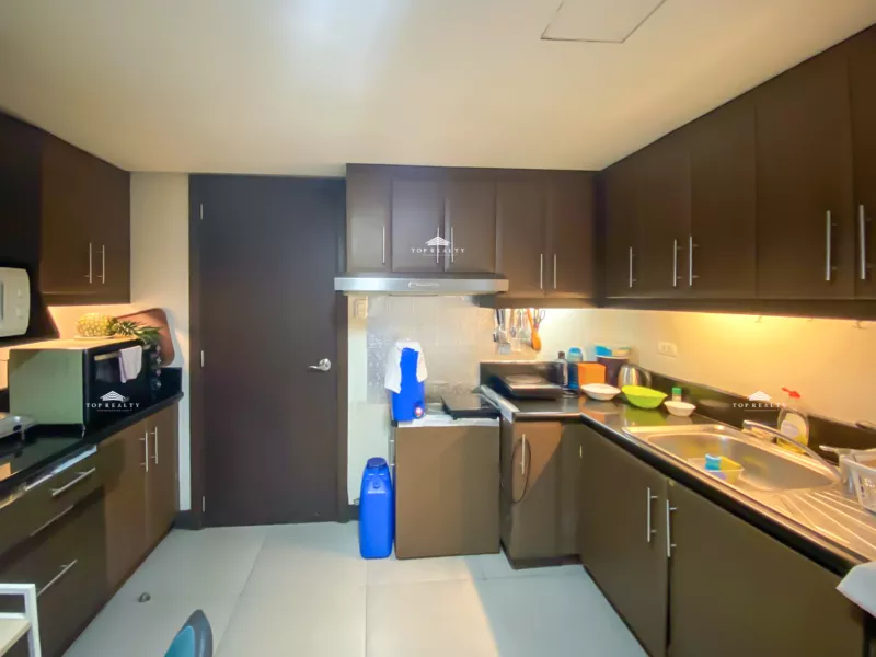 Below Zonal Value! 3BR Condo for Sale at Tuscany Tower 7 in McKinley, Taguig