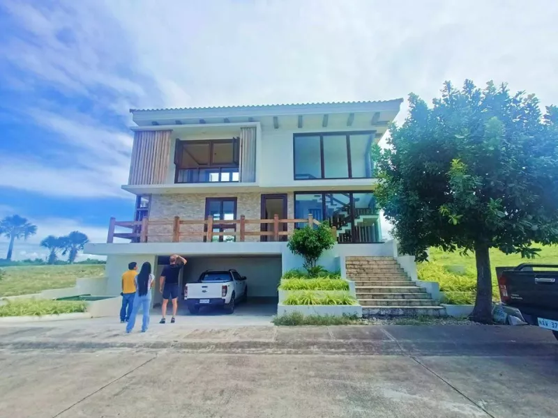 5 Bedrooms House and Lot with Swimming Pool for Sale in Amara Liloan, Cebu