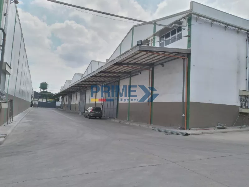 Tall Apex 944SQM Warehouse w Ample Parking Near Meycauayan Exit For Lease!