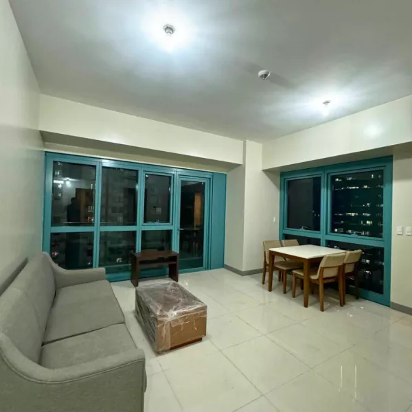 2 Bedroom Condo FOR SALE in One Uptown Residence interconnected to Uptown Mall