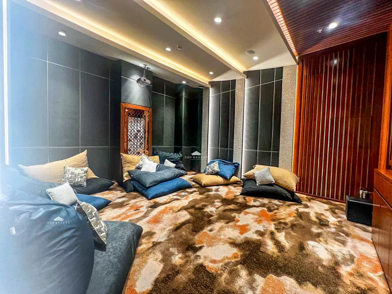 CORNER UNIT!! 1 Bedroom with Parking For Sale in The Residences Mandaluyong City