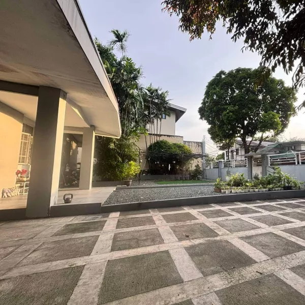 Bungalow House and Lot in For Sale Philam Life Village Las Pinas City