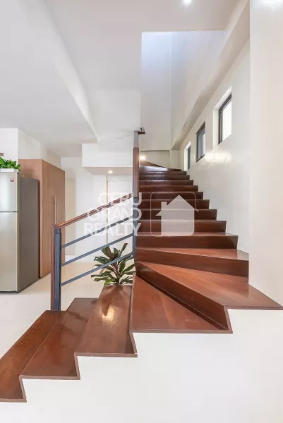 Bright and Stylish Townhouse for Rent in Banilad