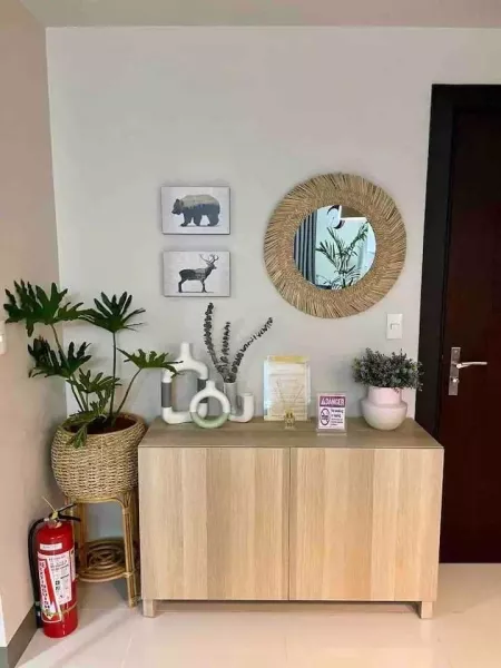 Fully furnished 1 bedroom with balcony for sale at Uptown Parksuites BGC