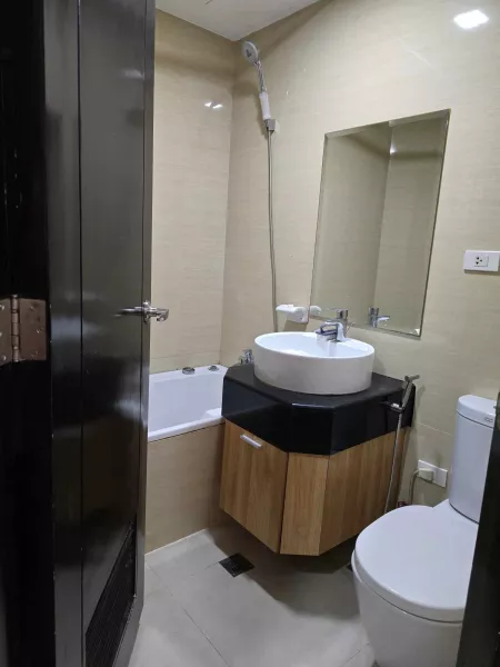 One Central Suites 1 bedroom, clean title in Makati City for Sale