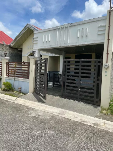 FOR SALE AFFORDABLE BUNGALOW HOUSE IN ANGELES CITY NEAR MARQUEE MALL AND LANDERS