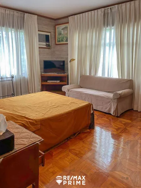 Lateral Duplex House for Sale in San Lorenzo Village Makati City