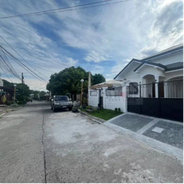 Renovated House in Better Living Barangay Don Bosco Parañaque For Sale