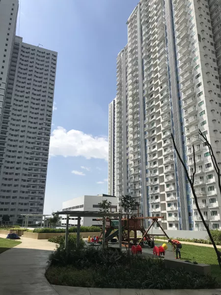 GRASS FERN TOWER ONE BEDROOM WITH PARKING FOR SALE