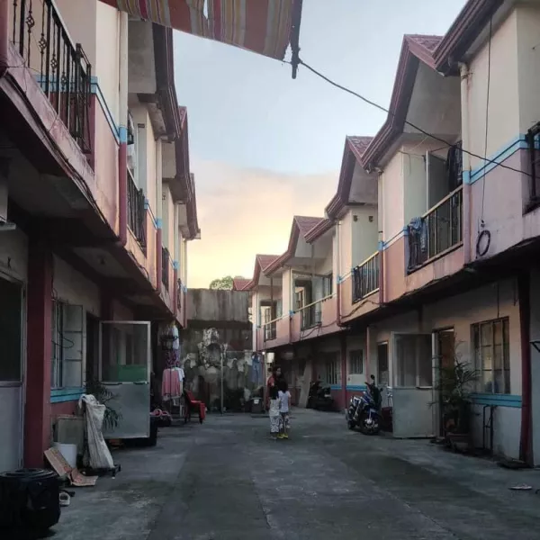 FOR SALE TWO STOREY APARTMENT IN ANGELES CITY NEAR PAMPANG MARKET