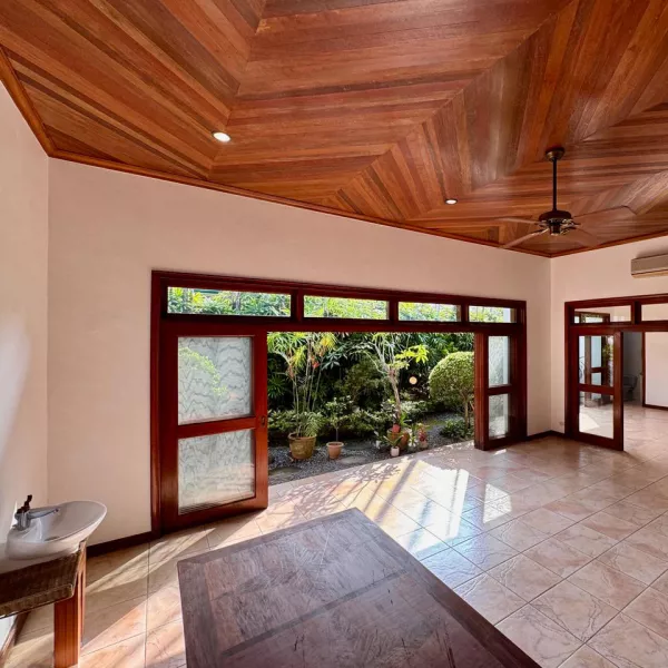 4 bedroom House for Rent in Dasmarinas Village Makati for Rent
