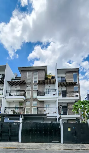 3BR 3 Bedrooms HOUSE & LOT For RENT in San Antonio Village, Makati City