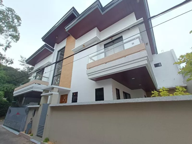 23.5M For sale Thwo Storey in PasiG Greenwoods Village with 2 Carport - JB