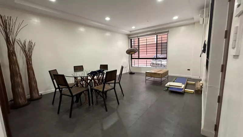 UPDATED LEASE RATE: 3 STOREY TOWNHOUSE IN NUMBERED STREET NEW MANILA QC