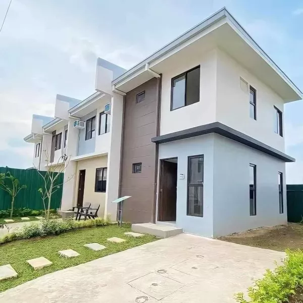 2 Storey Town House 3BR 2T&B in Calamba, Laguna (Amaia Nuvali)