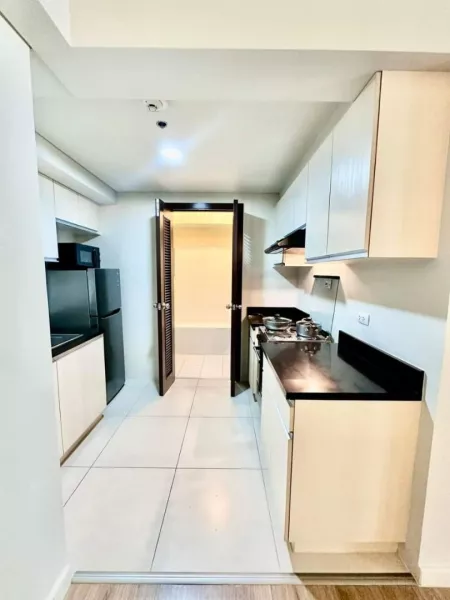 CS | 1 Bedroom Unit For Sale in Kroma Tower, Makati City.