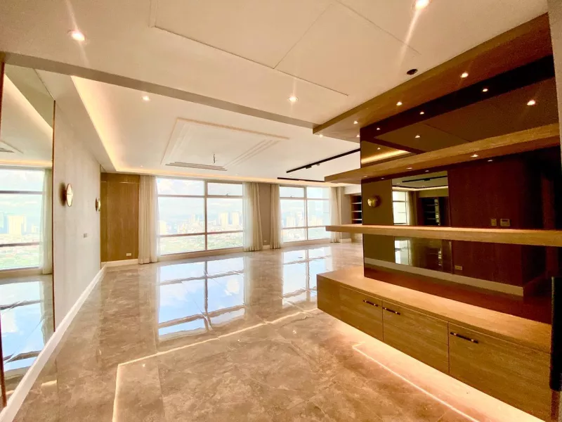 For Sale in One Roxas Tringle,Bel-air,Makati