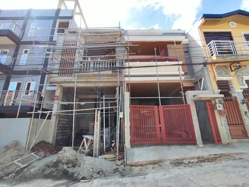 4 Bedrooms 2 Storey House and Lot 13.8M for sale Bakakeng Sur, Baguio City-MAA
