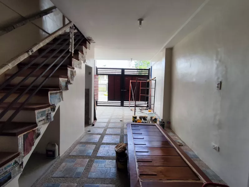 3 Storey Townhouse For Sale In Brgy. Maria Clara Proj. 4, Quezon City-ND
