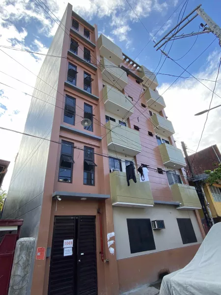 Good for Rental Income Building/Apartments for Sale at the Center of Baclaran