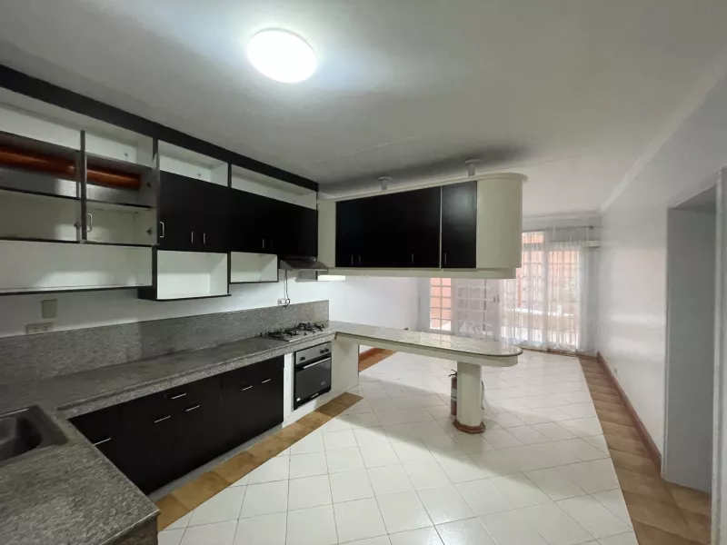 House and Lot at San Lorenzo 3 Bedrooms for Lease