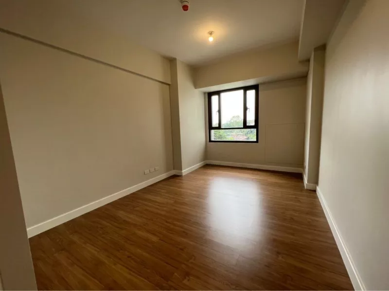 For Sale: Unfurnished Studio Unit with Parking in Arton By Rockwell near Ateneo
