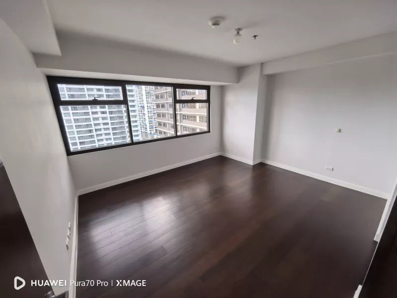 FS/FR: The Alcoves Cebu 1BR Corner 70sqm Parking Ayala Business Park