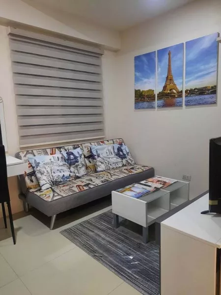 Studio Unit with Balcony for Sale at Torre De Florencia in Caloocan