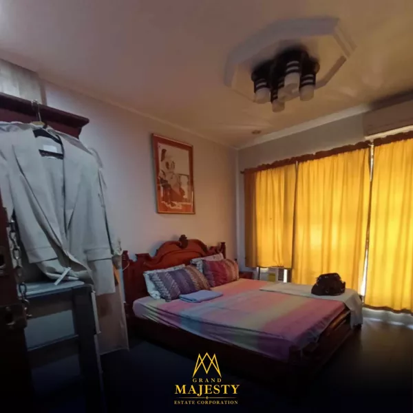 For Sale: Charming Townhouse in Sampaloc, Manila!