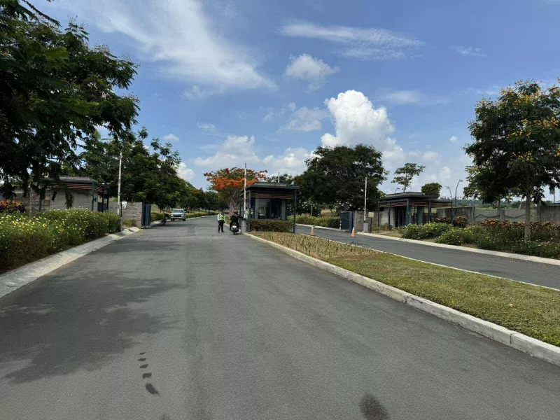 2 ADJACENT LOTS IN NUVALI, RIOMONTE