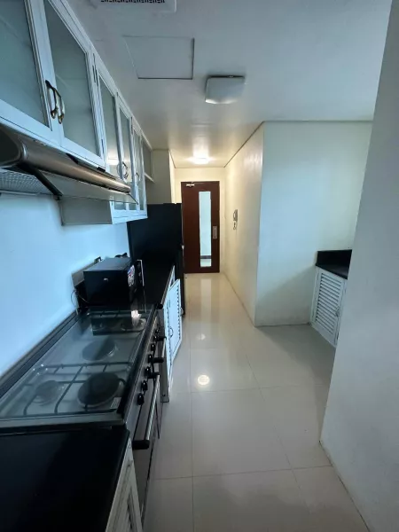 3BR Loft Unit w/ Parking FOR LEASE / RENT at Mayfair Tower UN Ave. Ermita Manila